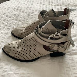 Jeffrey Campbell gray leather ankle boot